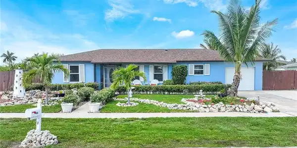 1208 Fruitland AVE