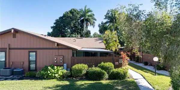 15476 Crystal Lake DR