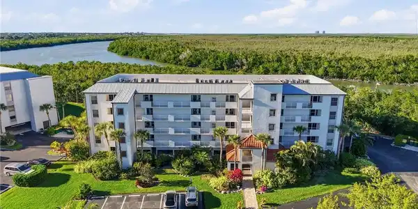 300 Stevens Landing DR