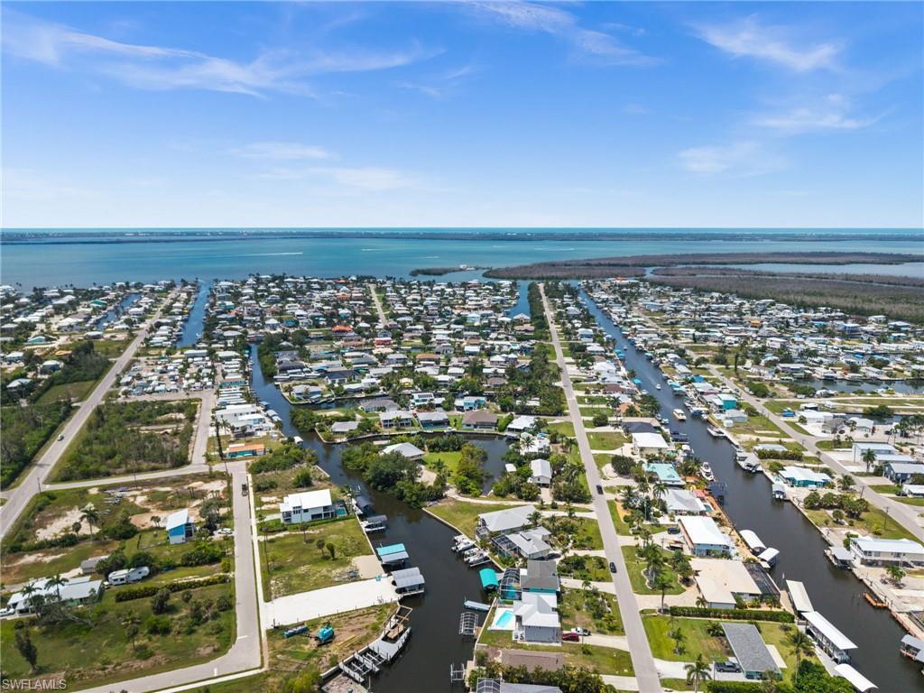 Image 3: Quick No Bridge Access to the Gulf