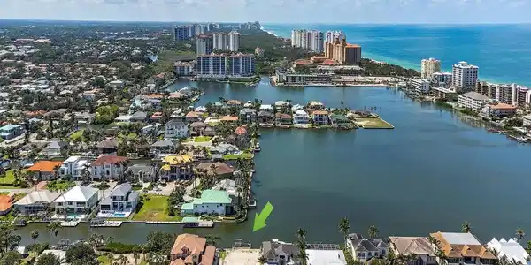 348 Lagoon AVE