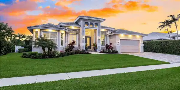 781 Hernando DR