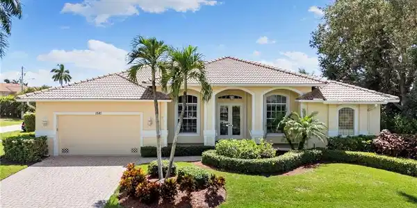 1581 Rainbow CT