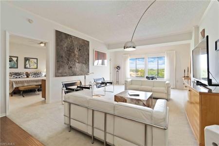 201 Arbor Lake DR
