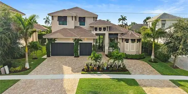 625 Hernando DR