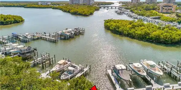 400 Bay Club DR