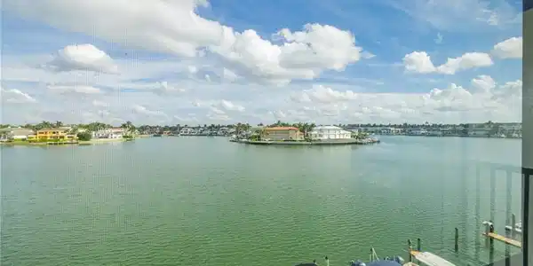 3200 Gulf Shore BLVD N