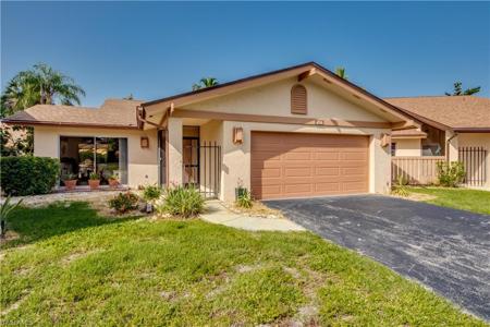 6425 Royal Woods