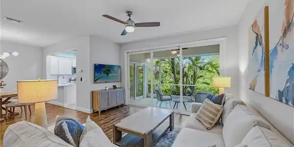 347 Emerald Bay CIR