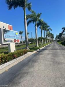 519 Shipwreck LN