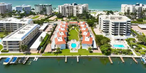 3070 Gulf Shore BLVD N