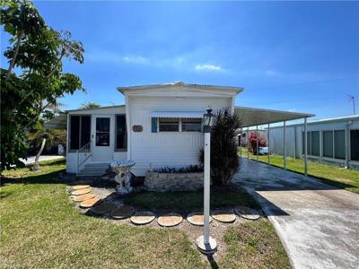 322 Lantern LN