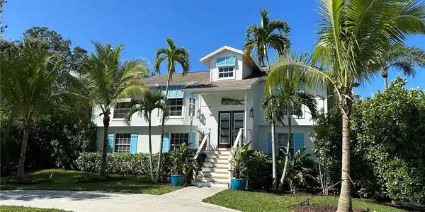 74 Colonial