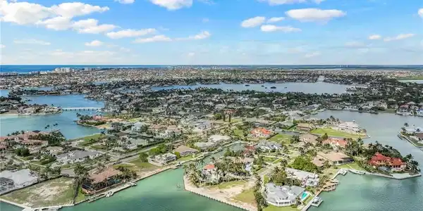 1650 Heights CT
