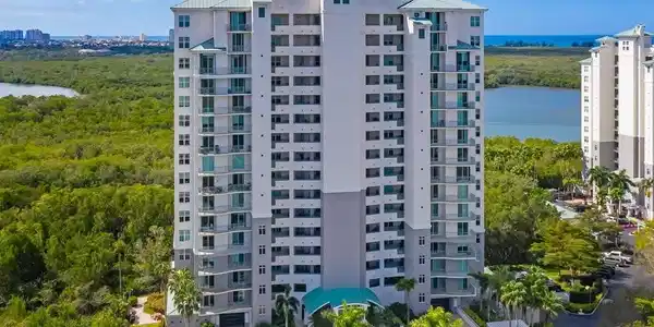 425 Cove Tower DR