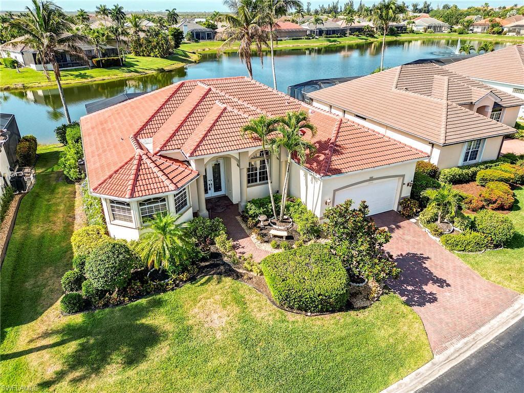 Image 1: Wonderful lakefront location