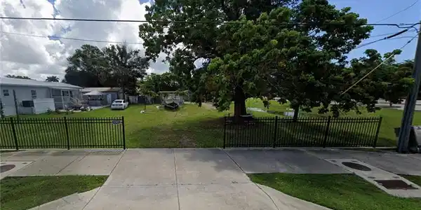 5049 Bayshore