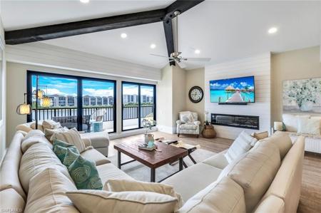 243 La Peninsula BLVD