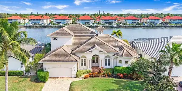 93 S Seas CT