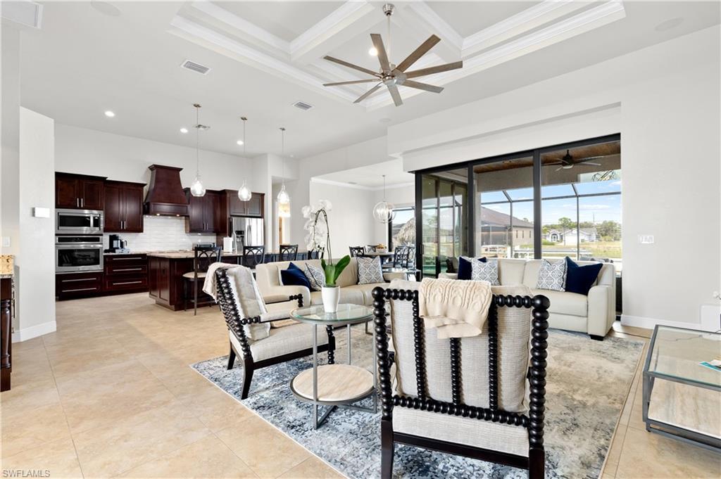 Image 4: Living to kitchen and dining