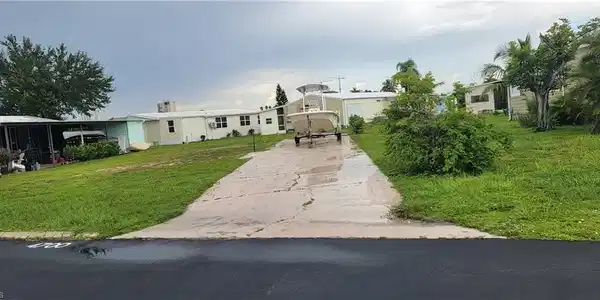 Image 4: Vacant Lot & driveway