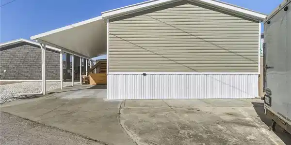 Image 3: Driveway