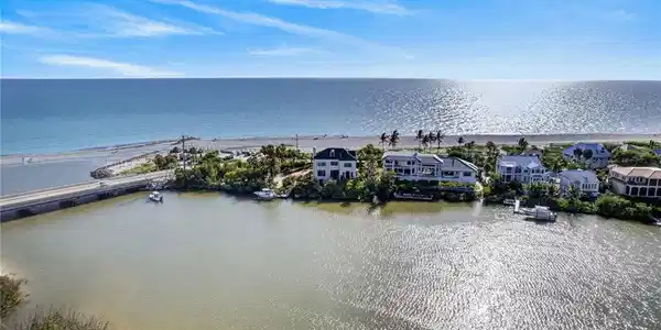 17201 Captiva DR