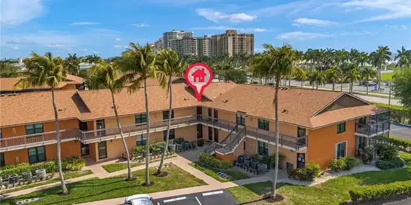 39 N Collier BLVD