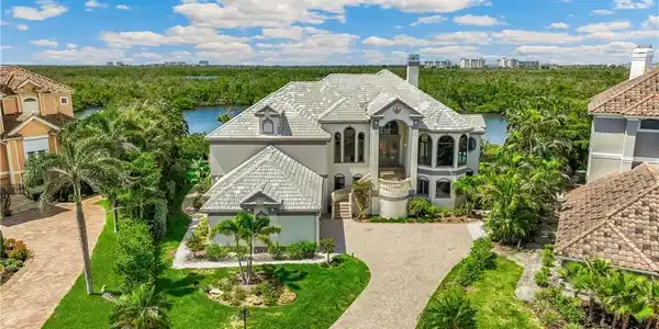 17011 Tidewater LN