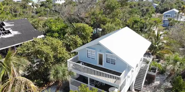 201 White Pelican DR