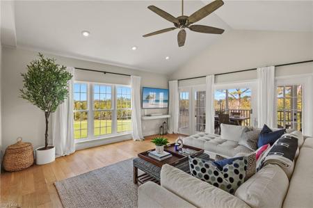 4460 YACHT HARBOR DR