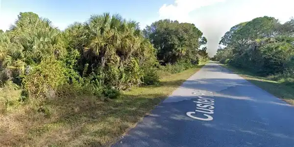 Image 3: View of street