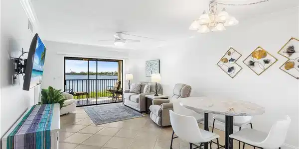 4835 Bonita Beach RD
