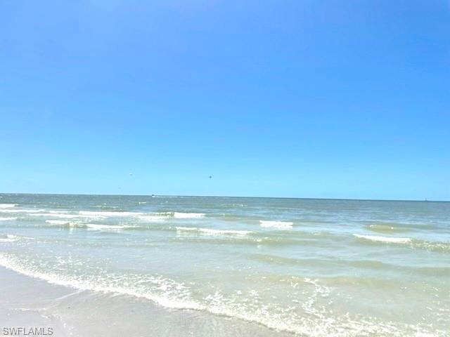 Image 2: Tranquil lapping the sugar sand shores of the Gulf