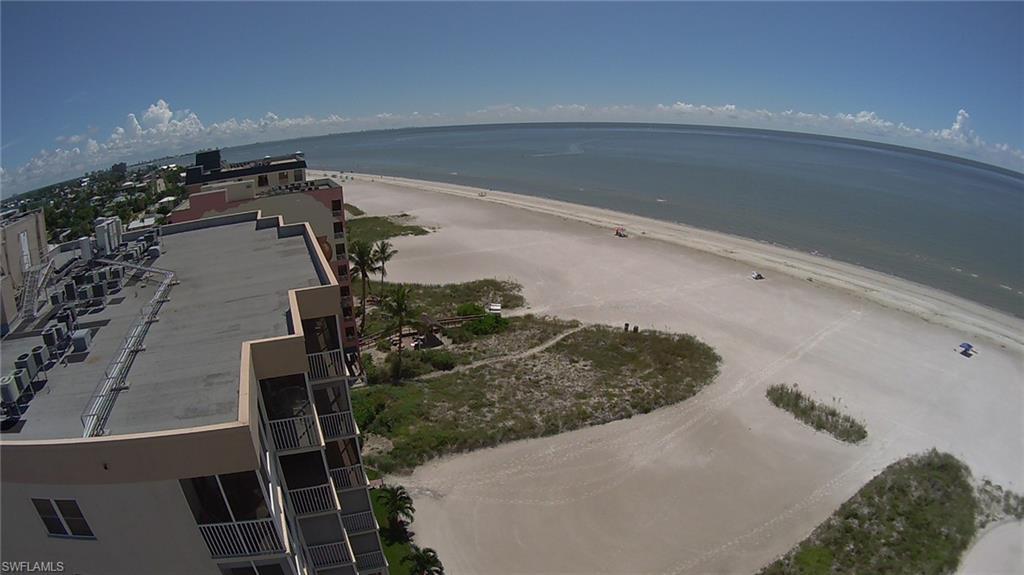 Image 4: looking  South over top of Gatwesy and the Gulf