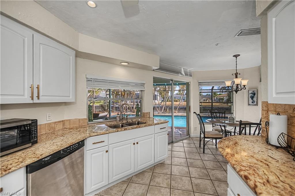 Image 4: Nicely updated kitchen