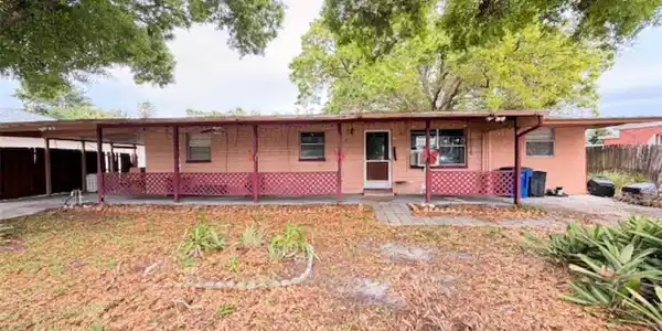 986 Tropical Palm AVE