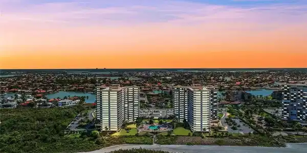 380 Seaview CT