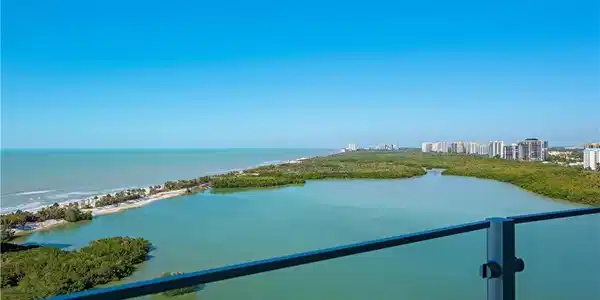 60 Seagate DR