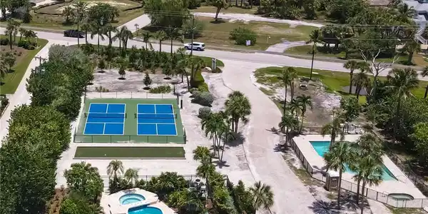 Image 4: Royale Tern amenities include pool and courts