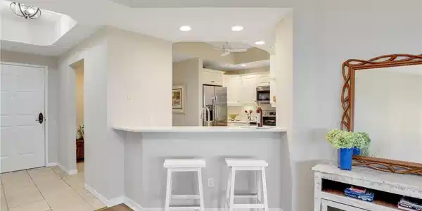 Image 4: Kitchen
