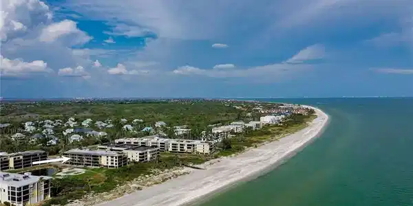 2737 W Gulf