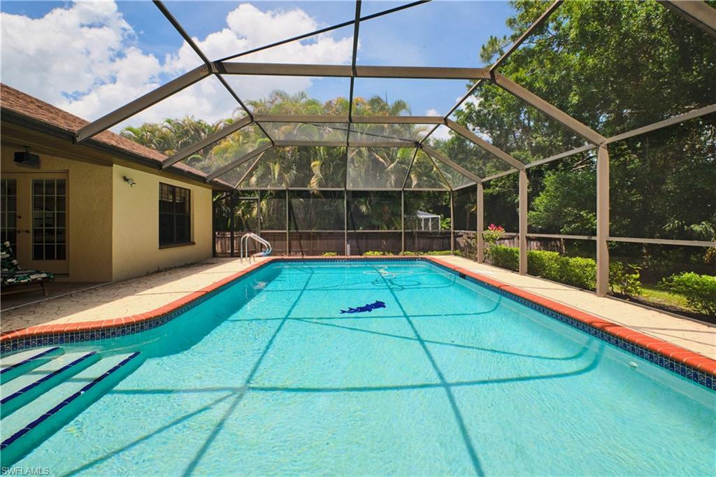 Image 3: Huge Pool 16' x 30'.