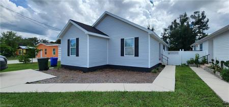 96 Diana AVE