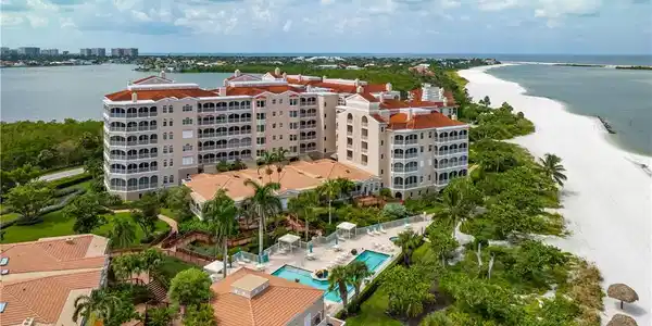 2000 Royal Marco WAY
