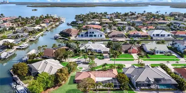 358 Grapewood CT
