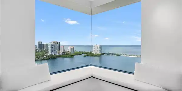 Image 3: What A Spot!