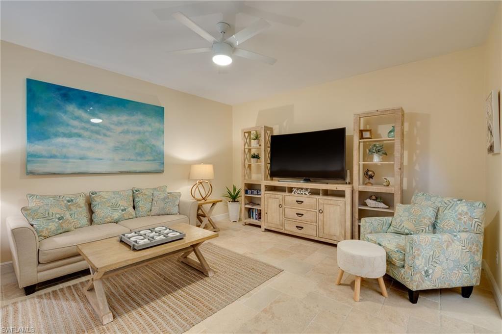 Image 4: Front family room/den