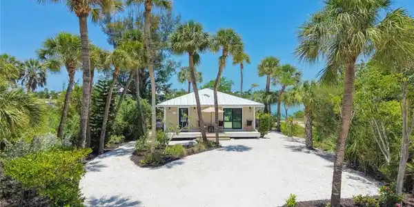 2539 Coconut DR