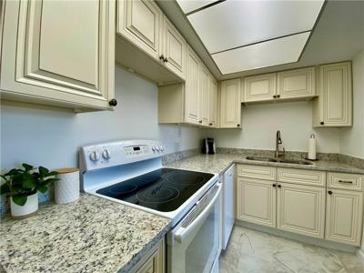 4906 Victoria DR